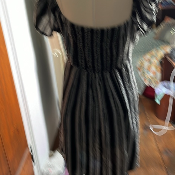 Black and Grey dress by Volcom - Picture 5 of 6